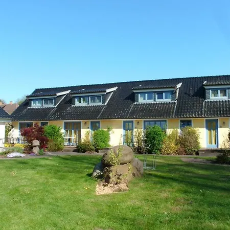 In Mit Terrasse By Interhome 別荘 *