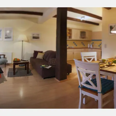 In Mit Terrasse By Interhome בית נופש