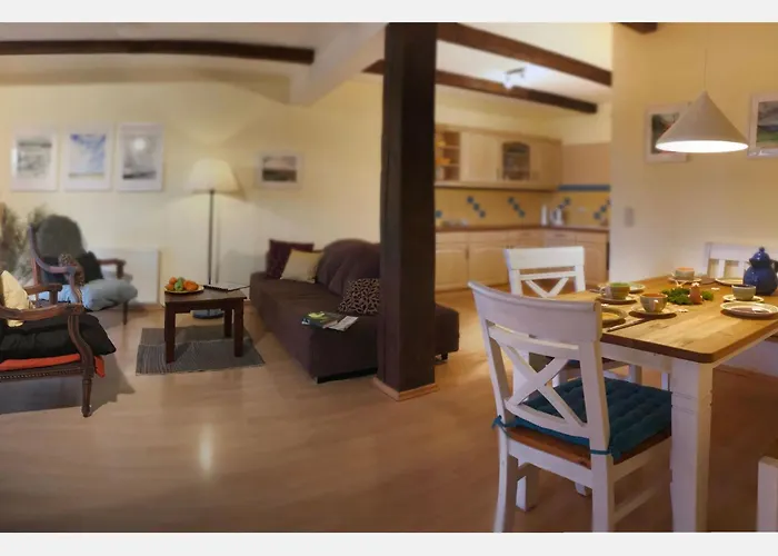 In Mit Terrasse By Interhome 別荘