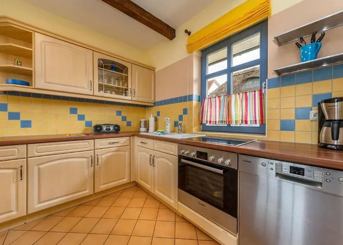 In Mit Terrasse By Interhome 別荘